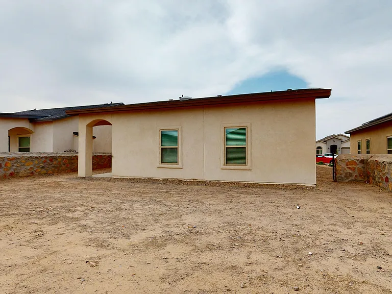440 Soleil Rd — Photo 36