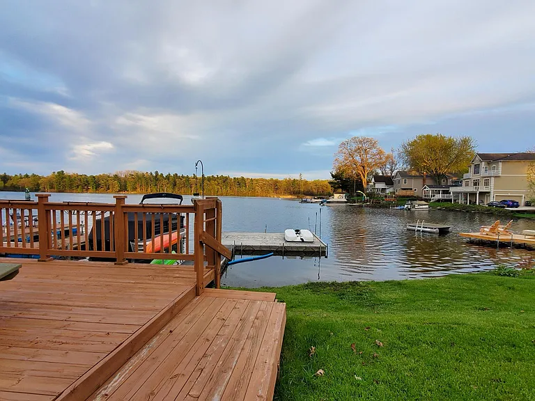 1349 Beach Dr — Photo 19
