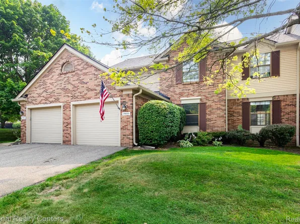 29820 Indian Trl, Farmington, MI 48331