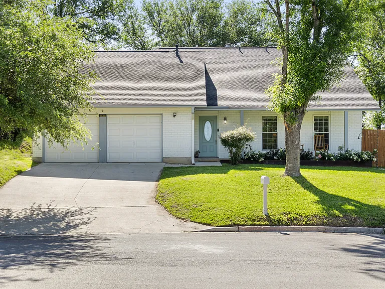 6303 Waynesburg Cv — Photo 1