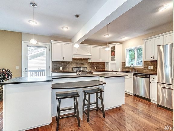 4th image of 3804 E Ames Lake Dr NE