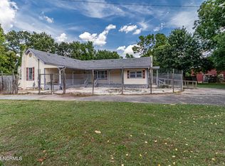 458 Riverbend Rd N, Goldsboro, NC 27530