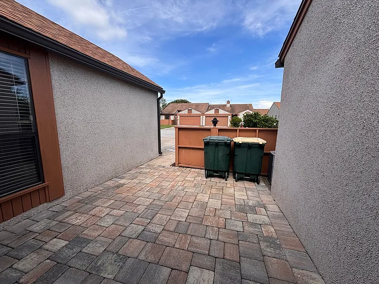 7823 Fawn Brook Cir E — Photo 7