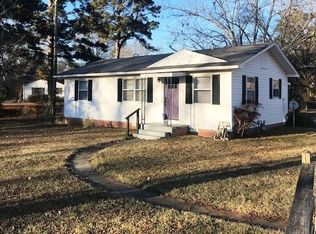 275 Meadowbrook Cir, West Point, MS 39773