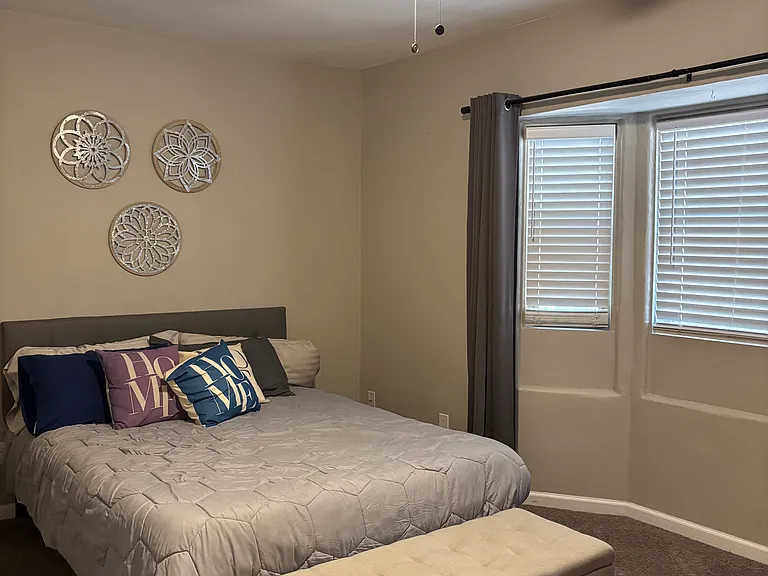 2202 E Cambridge Ave — Photo 5