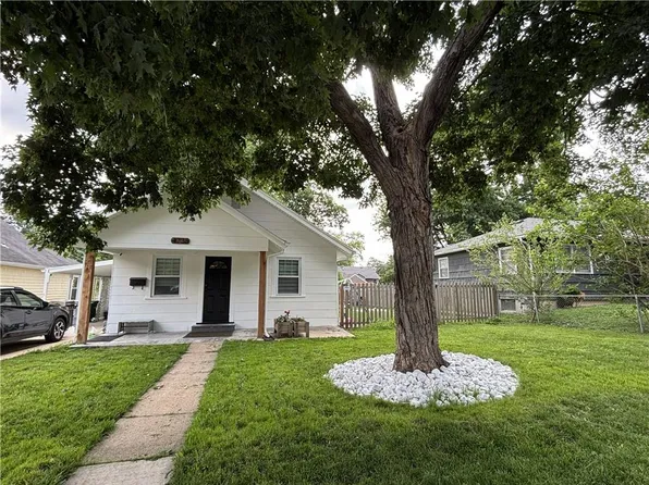4738 Canterbury Rd, Mission, KS 66205