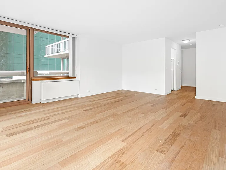 235 E 40th St #2A — Photo 4