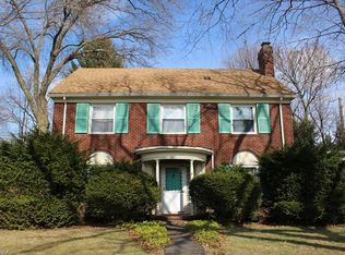 201 Kenwick Dr, Akron, OH 44313