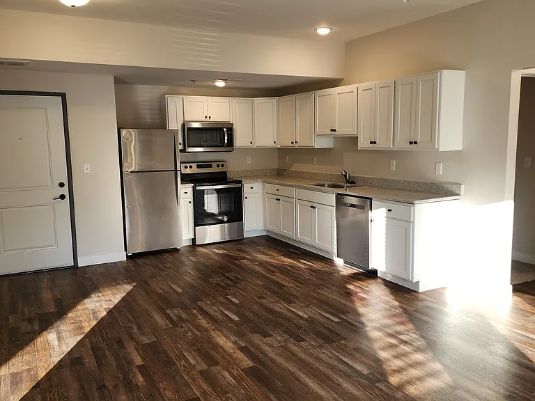 Creekview — Photo 80