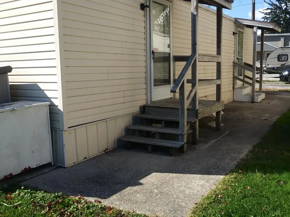 593 McAllister St Trlr 4, Hanover, PA 17331