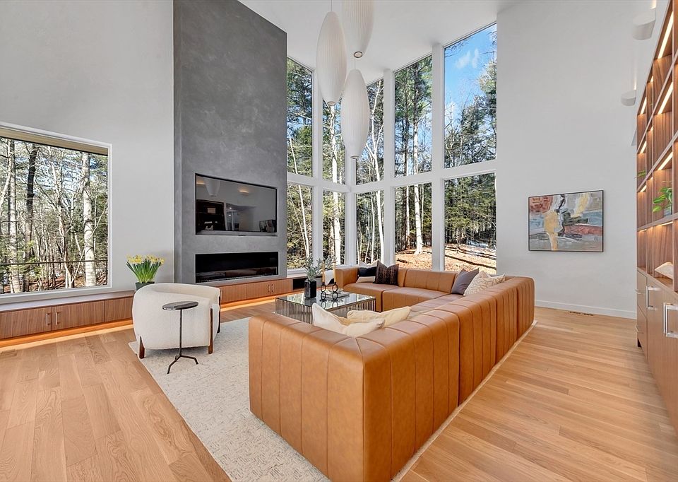 1st image of 363 College Rd