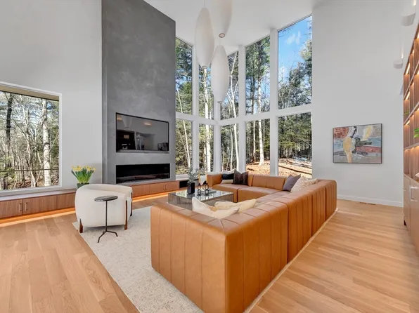 363 College Rd, Concord, MA 01742