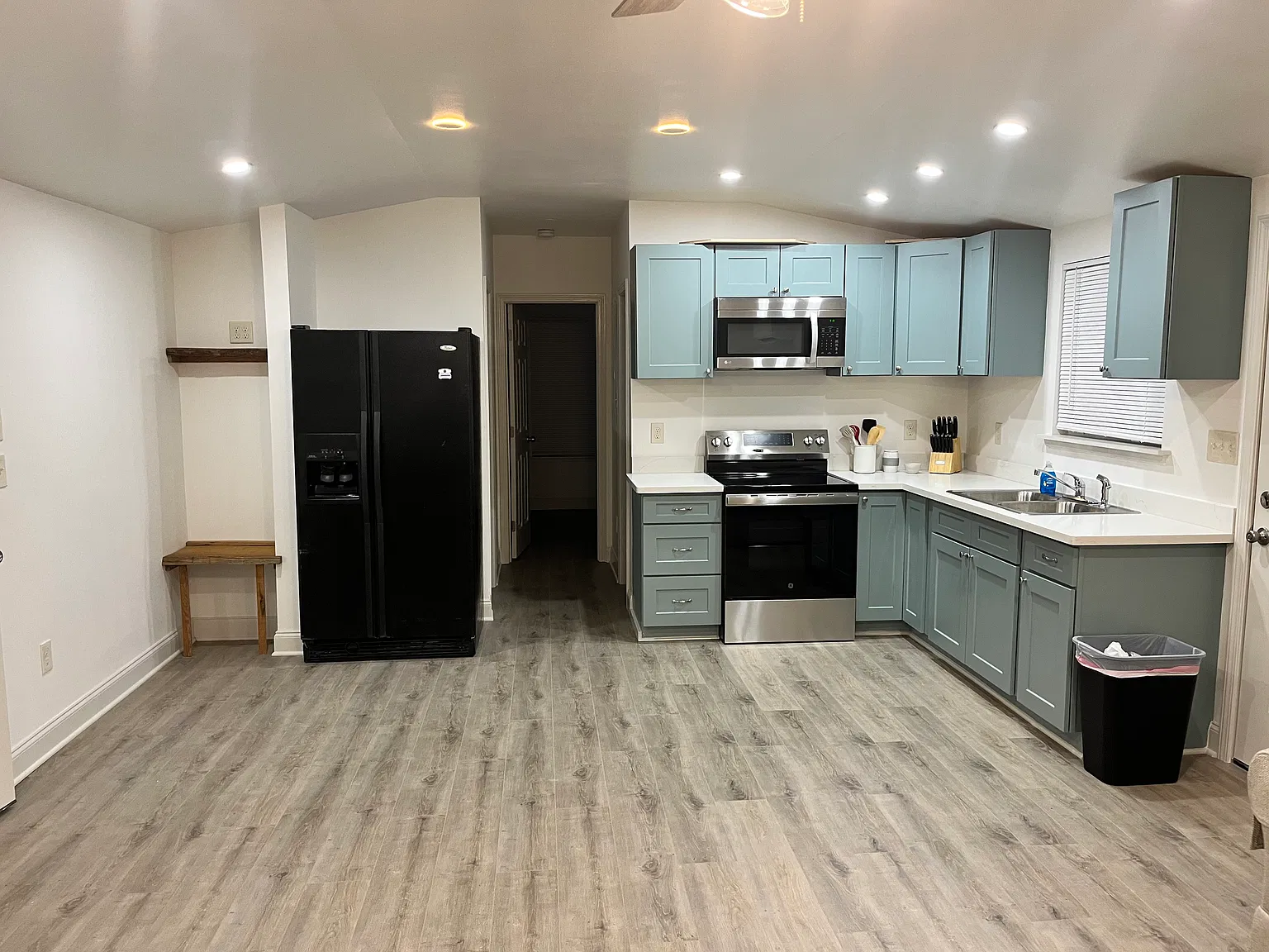 2 bed, 705 sqft, $1,500 — Photo 1