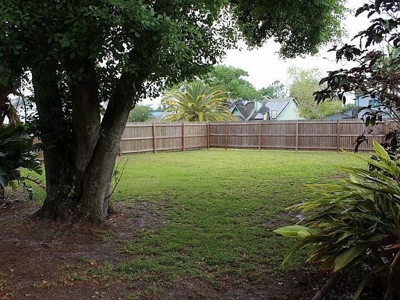 3rd image of 4037 Lancaster Dr