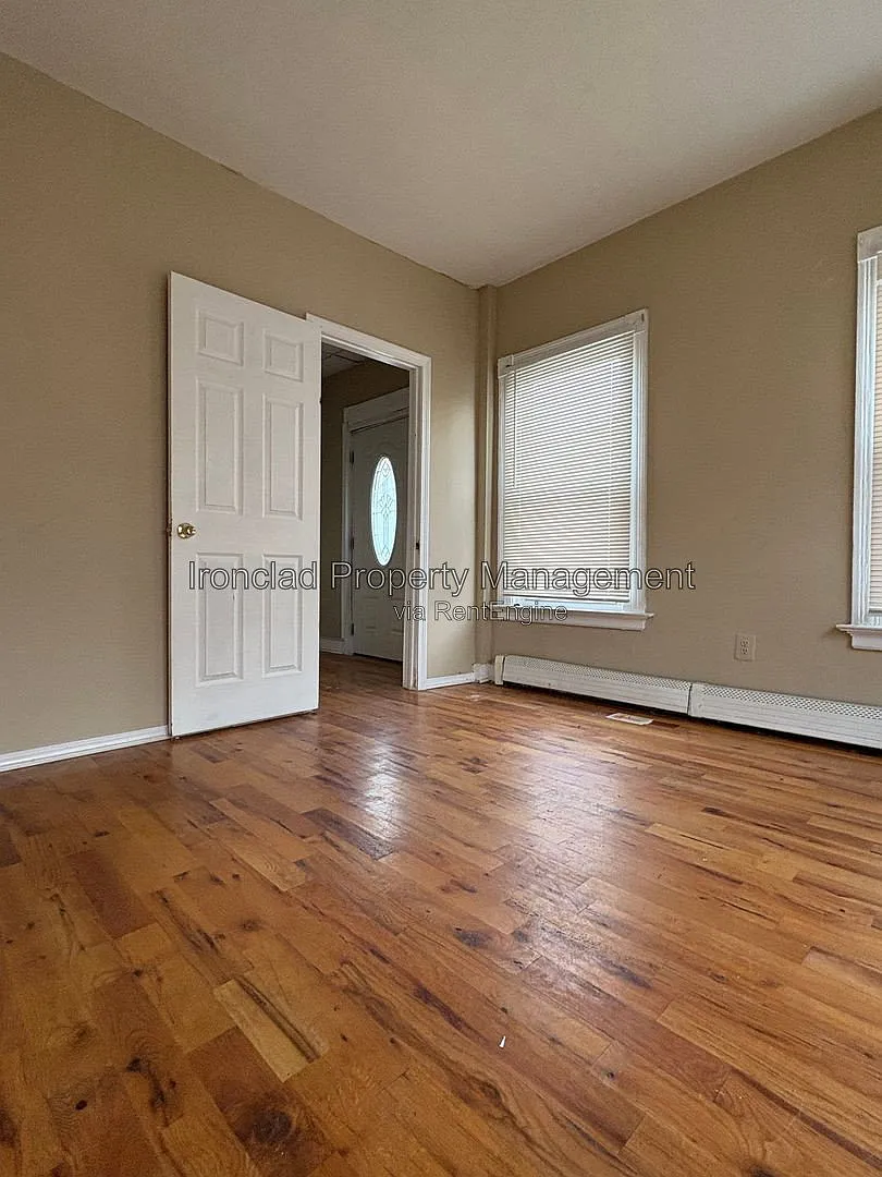 3 bed, 2.0 bath, $2,431 — Photo 3