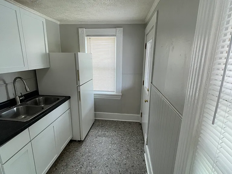 220 E Church St #6 — Photo 3