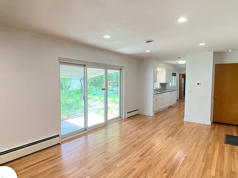2727 Oakdale Dr — Photo 3