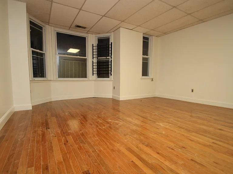 2509 St. Paul St. — Photo 6