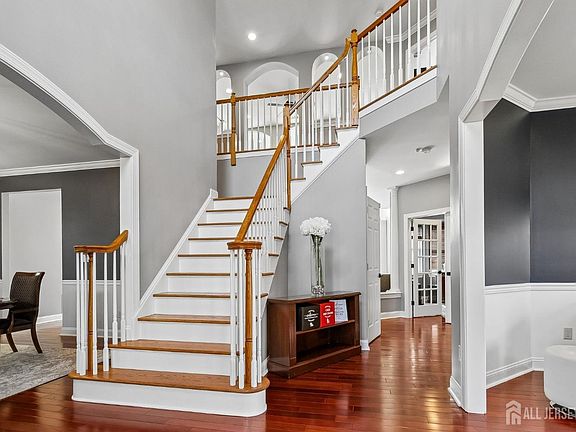 2nd image of 16 Valley Wood Dr