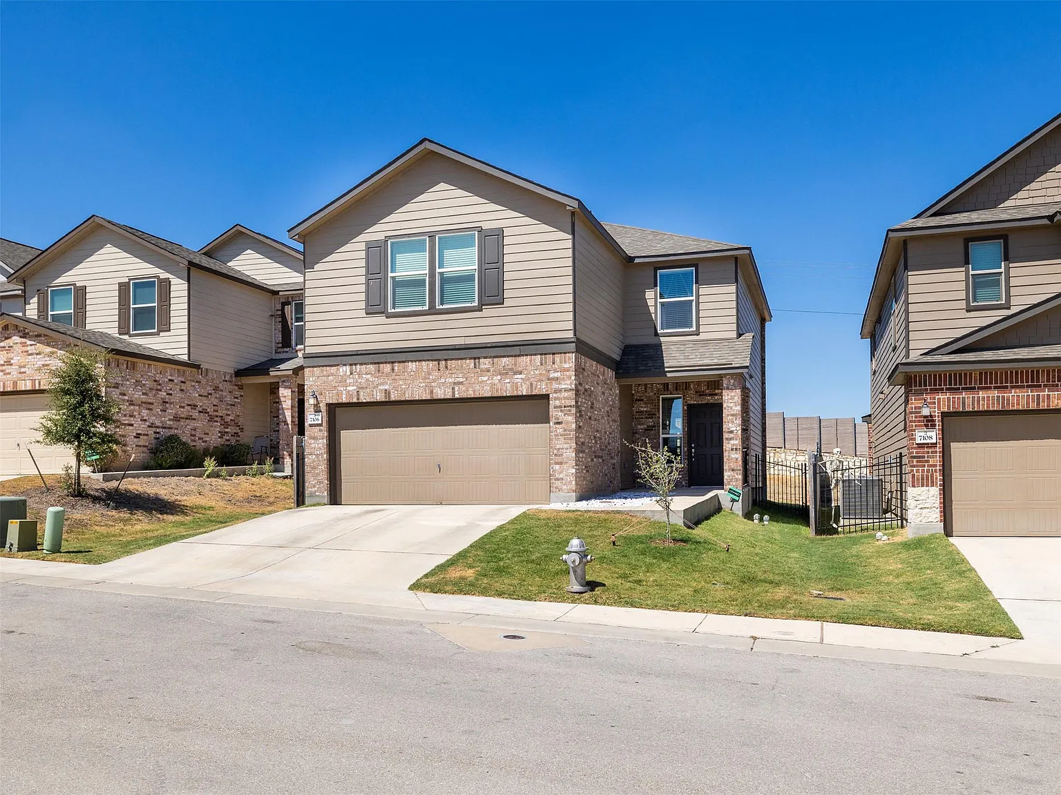 3 bed, 2.5 bath, 1782 sqft, $2,500 — Photo 4