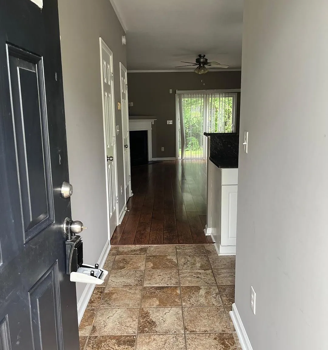 2 bed, 2.5 bath, 1195 sqft, $1,495 — Photo 4