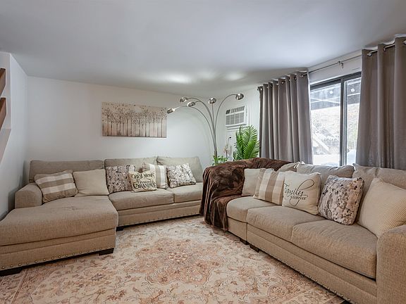 4th image of 23 Spring Cove Road #23