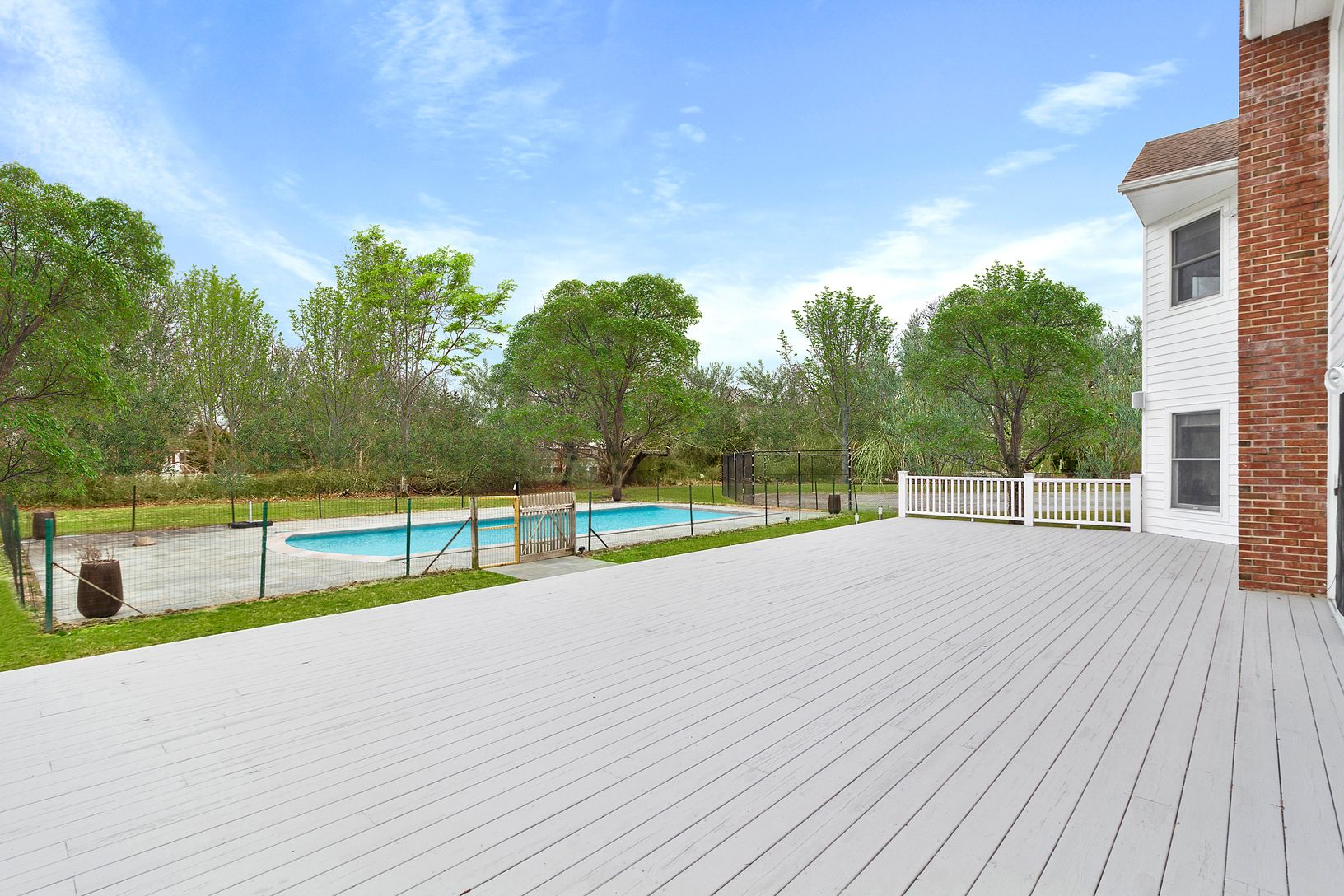 Expansive Decking
