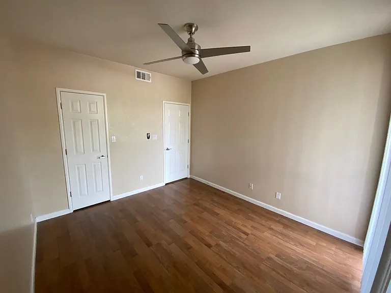 1125 E Broadway Rd — Photo 22