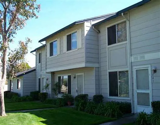 1835 Monterey Dr Unit 1835 photo 1