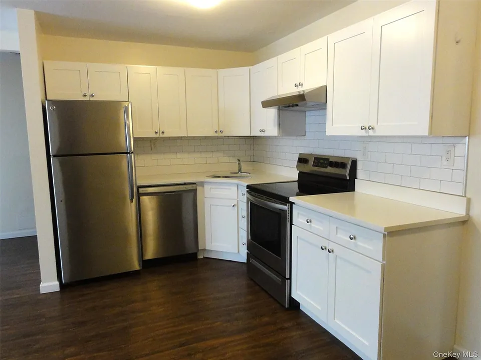 902 S Lake Blvd #3