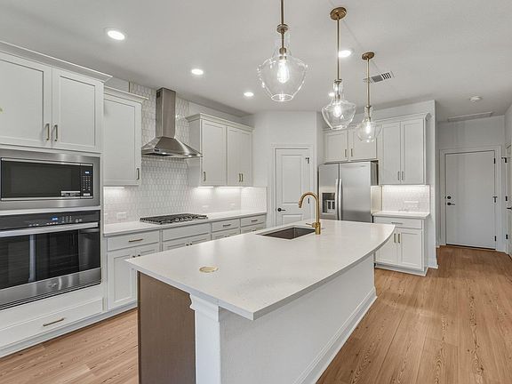 7th image of this home