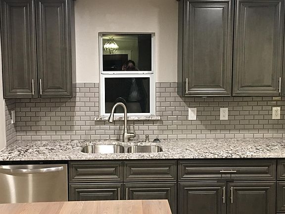 4th image of 2621 Ivanridge Ln