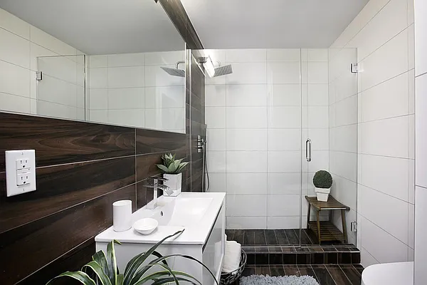 Sold by Bold New York | media 2