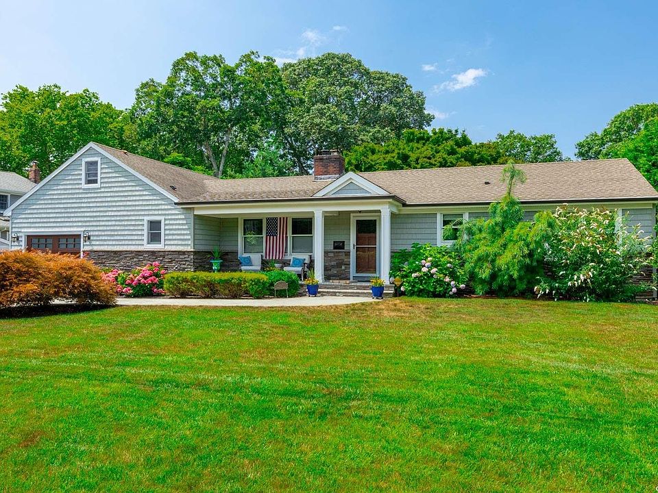 1st image of 457 Manatuck Boulevard