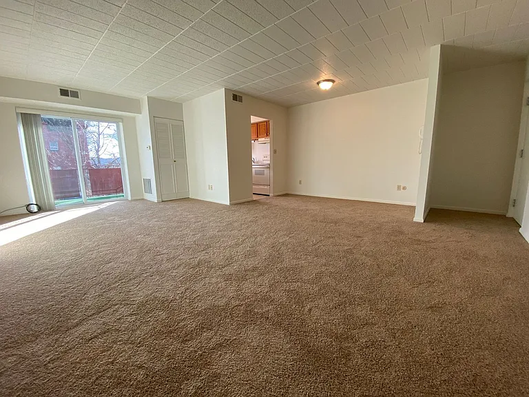 360 Maryland Ave — Photo 79
