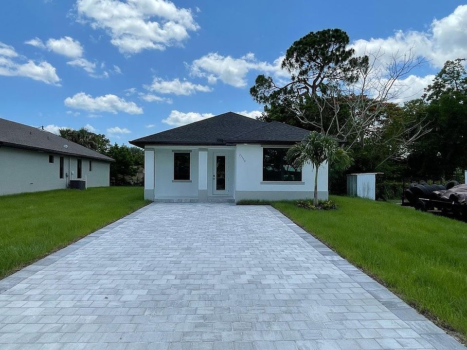 1st image of 27770 Kelly Dr