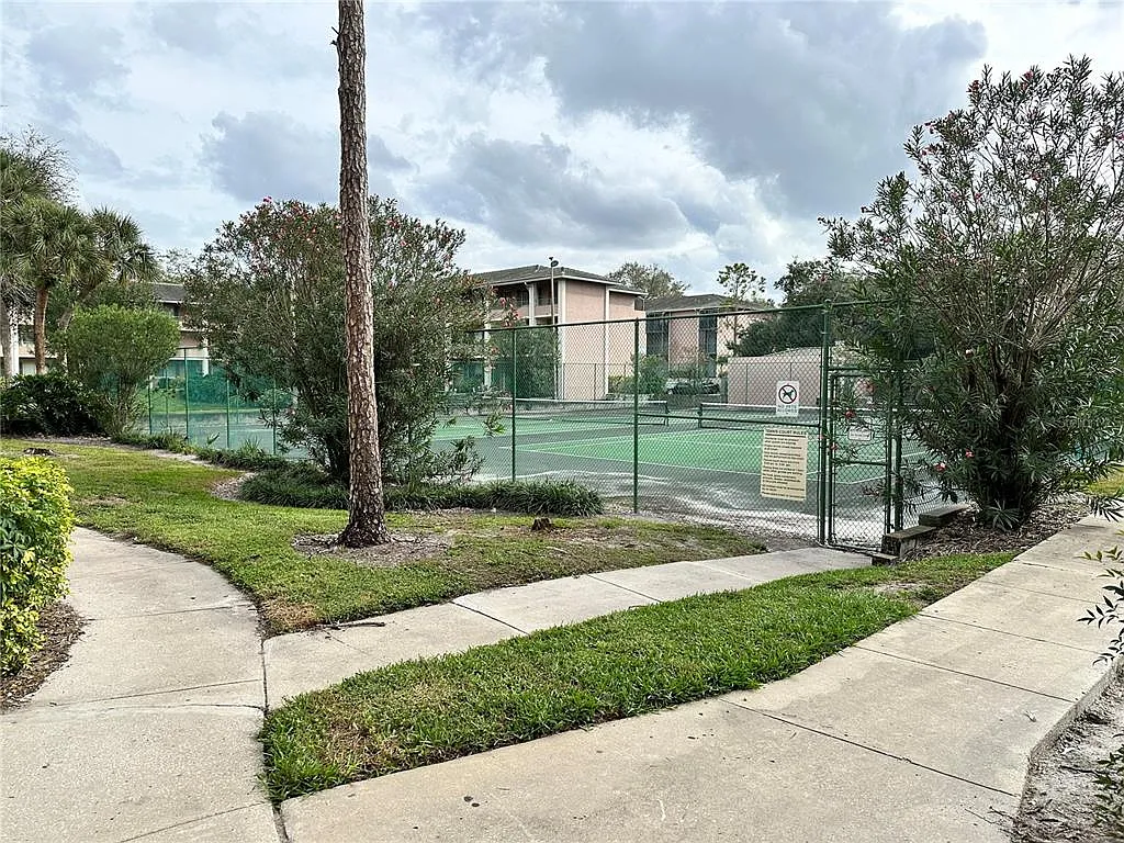 1 bed, 1.0 bath, 496 sqft, $1,100 — Photo 2