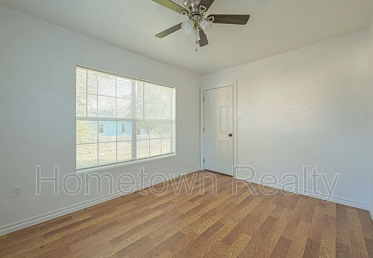 1407 NW Logan Ave — Photo 10