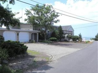 132 Wingaersheek Rd, Gloucester, MA 01930