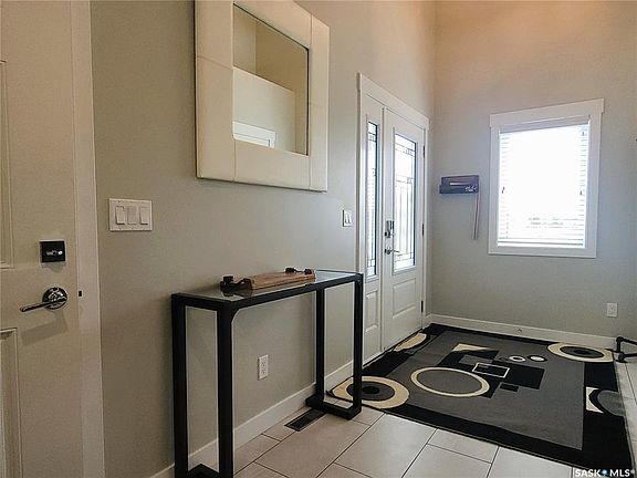 3rd image of 626 Kinloch CRESCENT