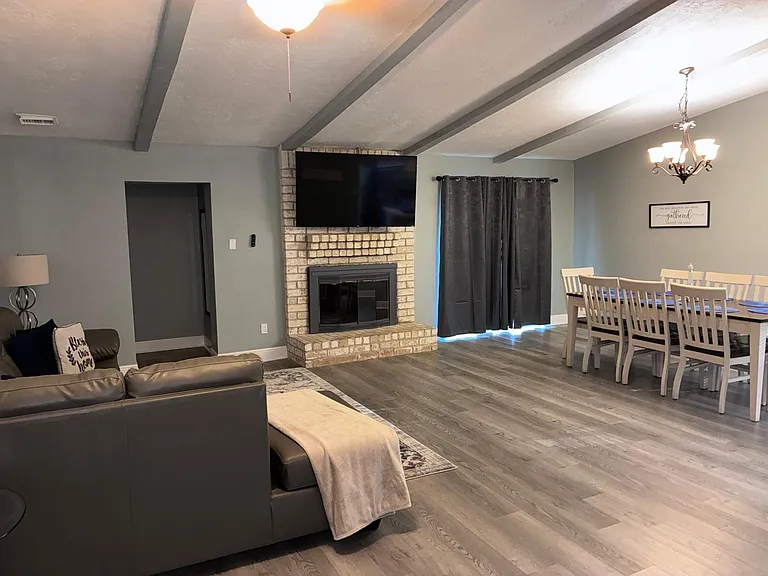 7910 Hawk Park — Photo 9