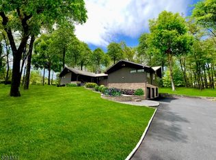 25 Openaki Rd, Randolph, NJ 07869