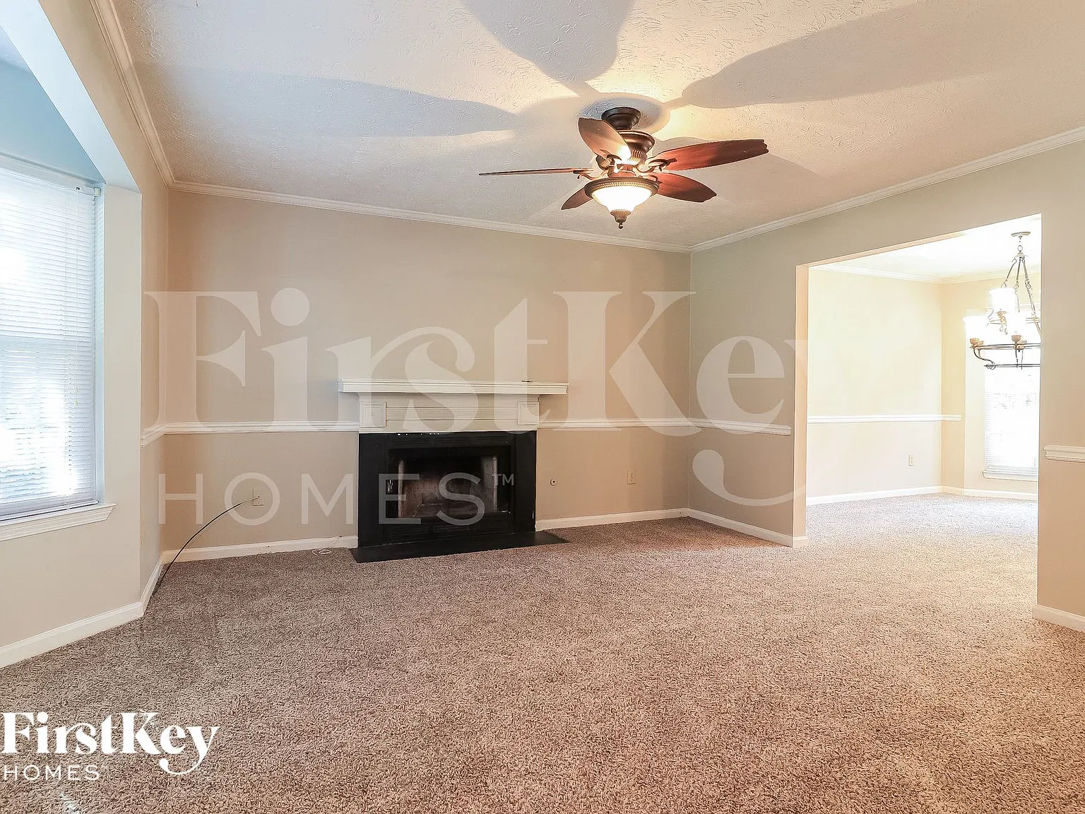 5 bed, 2.5 bath, 1754 sqft, $2,505 — Photo 2