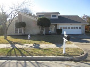 705 Regency Dr, Hurst, TX 76054