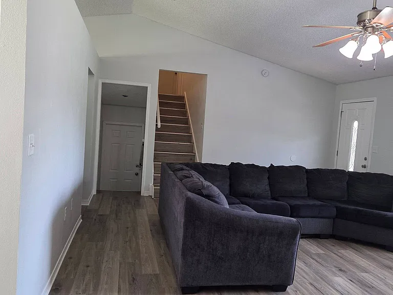 205 Southview Dr — Photo 13