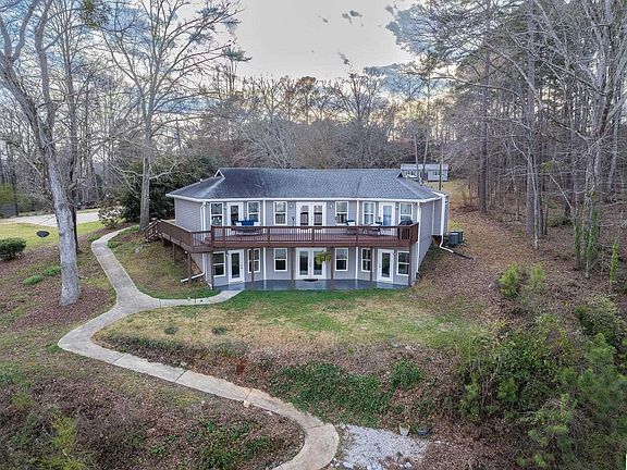 4th image of 900 Sunset Rd