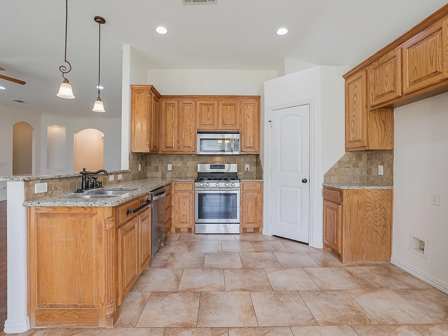 4 bed, 2093 sqft, $2,750 — Photo 3