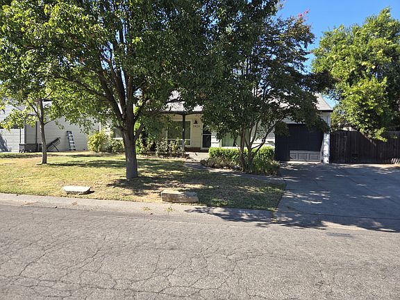 2nd image of 3929 Lasuen Dr