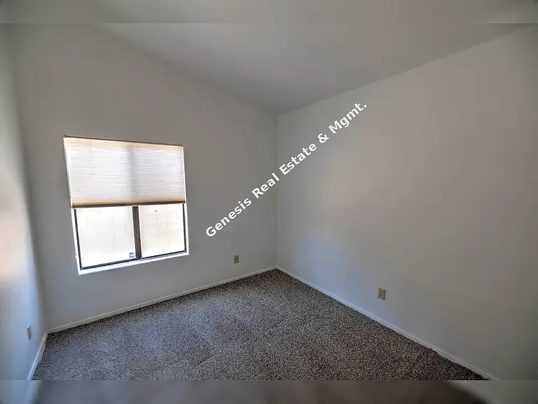 10019 N Roxbury Dr — Photo 6