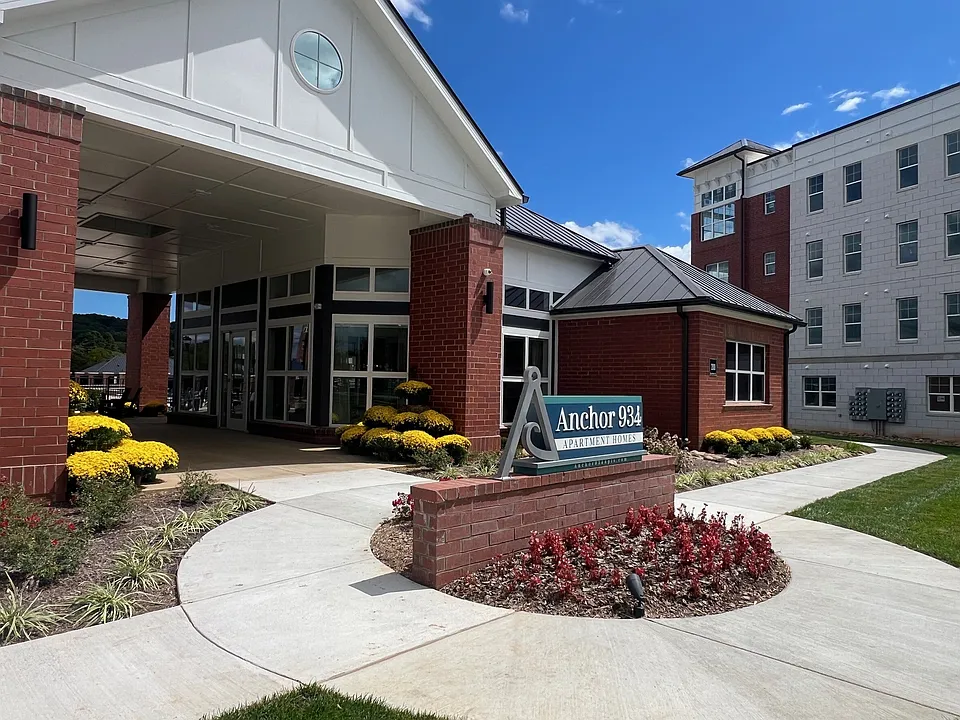 Anchor 934 Apartments